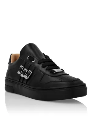 Low-Top Sneakers Skull