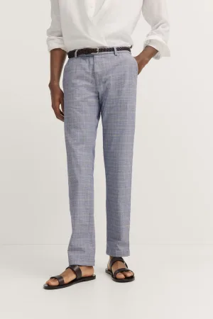 Bugatti Herren Een chino met een nauwsluitende pasvorm