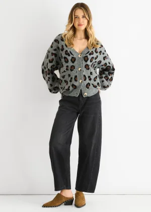 Grijs gebreid vest met dierenprint