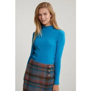 River Woods Blue Ribbed Mock Neck T-shirt