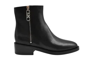 Michael Kors Boots – Black Laced Boots With Iconic Branding in zwart