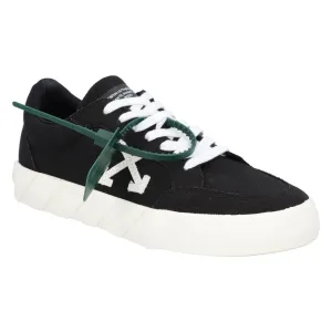 Off-White Low-Top Sneakers – Low-Top Vulcalized Canvas Sneakers in zwart