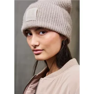 Street One Studio Dames Beanie met badge in Beige