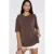 T-shirt met korte mouwen en slitsdetails op de ronde hals