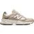 New Balance 9060 Sneakers Heren – Beige –