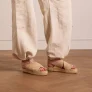 Manfield suède sandalen beige
