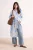 Trendyol Modest Dames Blauw Bloemen Lang Oversized Modest Overhemden
