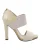Gucci Hakken Mules in Nude Leer