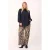 Plus Basics travelstof baggy broek met print – donkerblauw/beige
