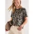 Shirt met ronde hals en borstzak in leo look