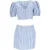Reformation Ethel tweedelige set bestaande uit een top en een minirok in lichtblauw linnen.