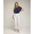 Straight fit jeans met geometrische patronen, schelpen en palmbomen.