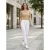 Geribbelde top met boothals en korte mouwen – beige