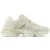 New Balance 9060 Sneakers Heren – Beige –