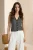 TRENDYOLMİLLA Dames Zwart Gestreept Mouwloos Getailleerd Blouses