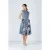 Navyblauwe jurk met knoopdetail
