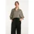Smashed Lemon 25049 zigzag print top met kraag3/4 puff mouwen |