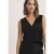Top met V-hals en decoratieve knoopsluiting