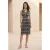 Mouwloze jurk met abstracte print en V-hals.