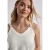 Top met V-hals en decoratief detail