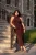 Trendyol Curve Dames Bruin Effen Maxi Mouwloos Casual Bodycon Grote maten Jurk