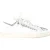 Stuart Weitzman Goldie Shine Convertibele Sneakers in Witte Leer